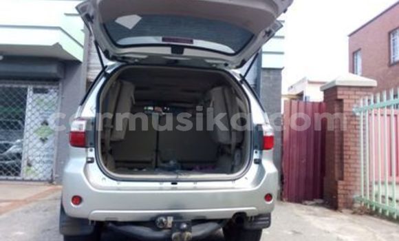 Buy Used Toyota Fortuner Silver Car in Beitbridge in Matabeleland South Buy Used Toyota Fortuner Silver Car in Beitbridge in Matabeleland South