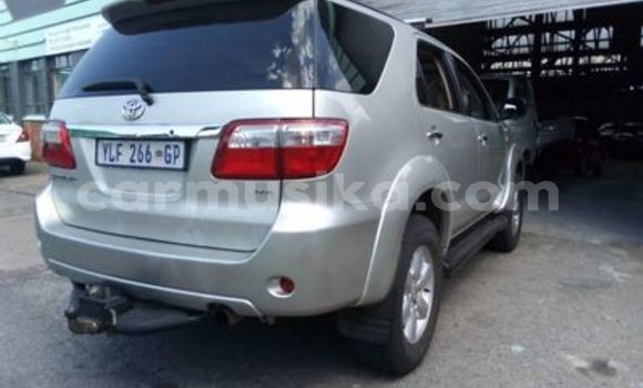 Buy Used Toyota Fortuner Silver Car in Beitbridge in Matabeleland South Buy Used Toyota Fortuner Silver Car in Beitbridge in Matabeleland South
