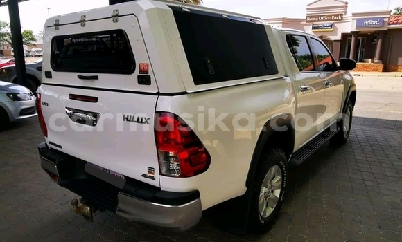 Tenga Tsaru Toyota Hilux Chena Mota in Beitbridge in Matabeleland South Tenga Tsaru Toyota Hilux Chena Mota in Beitbridge in Matabeleland South