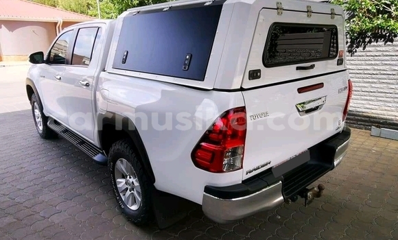 Tenga Tsaru Toyota Hilux Chena Mota in Beitbridge in Matabeleland South Tenga Tsaru Toyota Hilux Chena Mota in Beitbridge in Matabeleland South