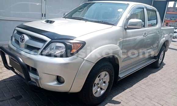 Buy Used Toyota Hilux Silver Car in Beitbridge in Matabeleland South Buy Used Toyota Hilux Silver Car in Beitbridge in Matabeleland South