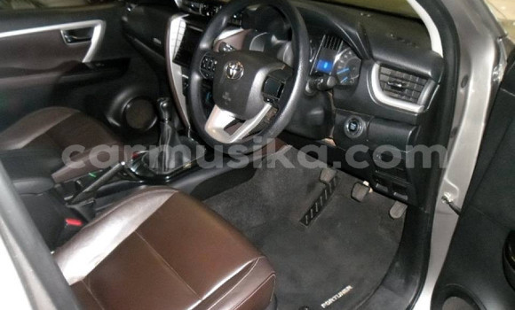 Nunua Ilio tumika Toyota Fortuner Bluu Gari ndani ya Beitbridge nchini Matabeleland Kusini Nunua Ilio tumika Toyota Fortuner Bluu Gari ndani ya Beitbridge nchini Matabeleland Kusini