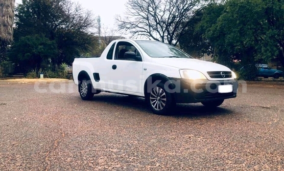 Nunua Ilio tumika Opel Corsa Nyeupe Gari ndani ya Beitbridge nchini Matabeleland Kusini