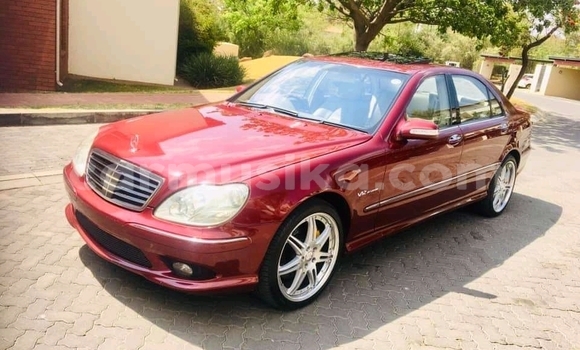 Nunua Ilio tumika Mercedes‒Benz S–Class Nyekundu Gari ndani ya Beitbridge nchini Matabeleland Kusini Nunua Ilio tumika Mercedes‒Benz S–Class Nyekundu Gari ndani ya Beitbridge nchini Matabeleland Kusini