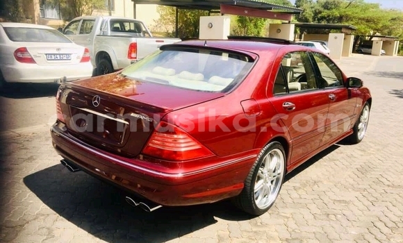 Nunua Ilio tumika Mercedes‒Benz S–Class Nyekundu Gari ndani ya Beitbridge nchini Matabeleland Kusini Nunua Ilio tumika Mercedes‒Benz S–Class Nyekundu Gari ndani ya Beitbridge nchini Matabeleland Kusini