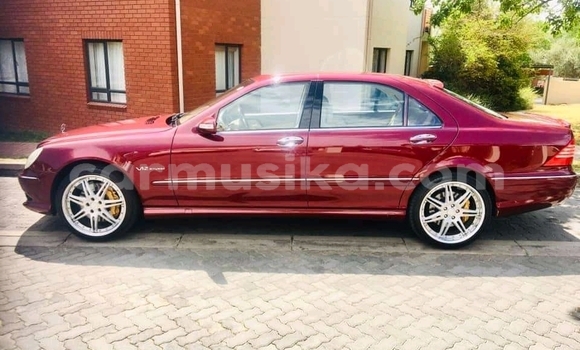 Nunua Ilio tumika Mercedes‒Benz S–Class Nyekundu Gari ndani ya Beitbridge nchini Matabeleland Kusini Nunua Ilio tumika Mercedes‒Benz S–Class Nyekundu Gari ndani ya Beitbridge nchini Matabeleland Kusini