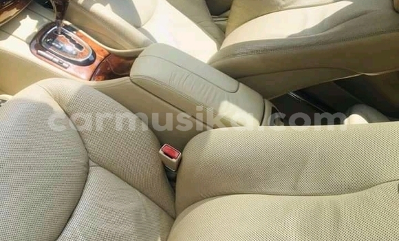 Nunua Ilio tumika Mercedes‒Benz S–Class Nyekundu Gari ndani ya Beitbridge nchini Matabeleland Kusini Nunua Ilio tumika Mercedes‒Benz S–Class Nyekundu Gari ndani ya Beitbridge nchini Matabeleland Kusini