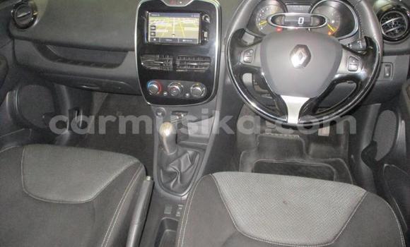 Nunua Ilio tumika Renault Clio Nyeupe Gari ndani ya Beitbridge nchini Matabeleland Kusini Nunua Ilio tumika Renault Clio Nyeupe Gari ndani ya Beitbridge nchini Matabeleland Kusini