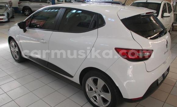 Nunua Ilio tumika Renault Clio Nyeupe Gari ndani ya Beitbridge nchini Matabeleland Kusini Nunua Ilio tumika Renault Clio Nyeupe Gari ndani ya Beitbridge nchini Matabeleland Kusini