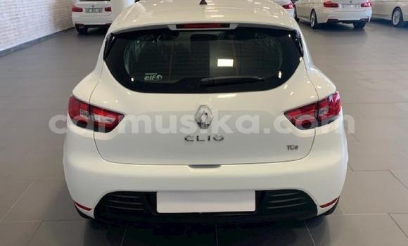 Nunua Ilio tumika Renault Clio Nyeupe Gari ndani ya Beitbridge nchini Matabeleland Kusini Nunua Ilio tumika Renault Clio Nyeupe Gari ndani ya Beitbridge nchini Matabeleland Kusini