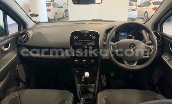 Nunua Ilio tumika Renault Clio Nyeupe Gari ndani ya Beitbridge nchini Matabeleland Kusini Nunua Ilio tumika Renault Clio Nyeupe Gari ndani ya Beitbridge nchini Matabeleland Kusini
