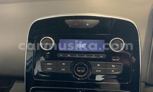 Nunua Ilio tumika Renault Clio Nyeupe Gari ndani ya Beitbridge nchini Matabeleland Kusini Nunua Ilio tumika Renault Clio Nyeupe Gari ndani ya Beitbridge nchini Matabeleland Kusini