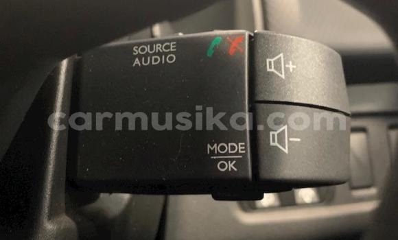 Nunua Ilio tumika Renault Clio Nyeupe Gari ndani ya Beitbridge nchini Matabeleland Kusini Nunua Ilio tumika Renault Clio Nyeupe Gari ndani ya Beitbridge nchini Matabeleland Kusini