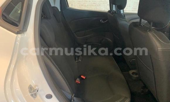 Nunua Ilio tumika Renault Clio Nyeupe Gari ndani ya Beitbridge nchini Matabeleland Kusini Nunua Ilio tumika Renault Clio Nyeupe Gari ndani ya Beitbridge nchini Matabeleland Kusini
