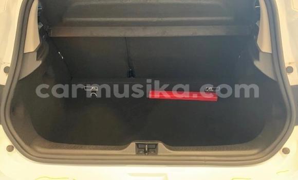 Nunua Ilio tumika Renault Clio Nyeupe Gari ndani ya Beitbridge nchini Matabeleland Kusini Nunua Ilio tumika Renault Clio Nyeupe Gari ndani ya Beitbridge nchini Matabeleland Kusini