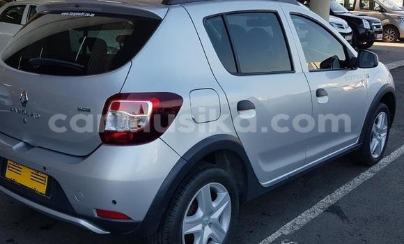 Nunua Ilio tumika Renault Sandero Fedha Gari ndani ya Beitbridge nchini Matabeleland Kusini Nunua Ilio tumika Renault Sandero Fedha Gari ndani ya Beitbridge nchini Matabeleland Kusini