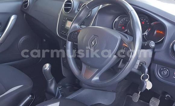 Nunua Ilio tumika Renault Sandero Fedha Gari ndani ya Beitbridge nchini Matabeleland Kusini Nunua Ilio tumika Renault Sandero Fedha Gari ndani ya Beitbridge nchini Matabeleland Kusini