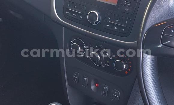 Nunua Ilio tumika Renault Sandero Fedha Gari ndani ya Beitbridge nchini Matabeleland Kusini Nunua Ilio tumika Renault Sandero Fedha Gari ndani ya Beitbridge nchini Matabeleland Kusini