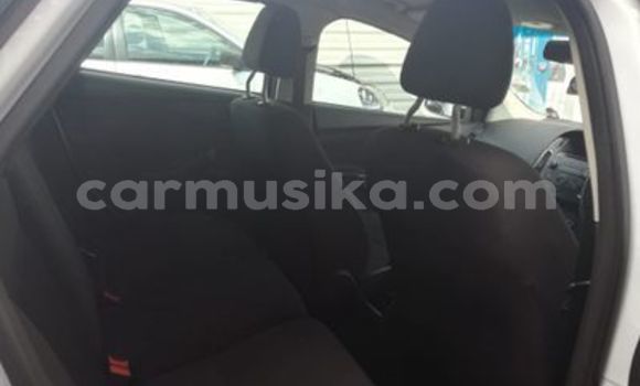 Nunua Ilio tumika Ford Focus Nyeupe Gari ndani ya Beitbridge nchini Matabeleland Kusini Nunua Ilio tumika Ford Focus Nyeupe Gari ndani ya Beitbridge nchini Matabeleland Kusini