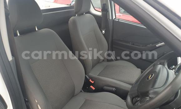 Acheter Occasion Voiture Chevrolet Corsa Blanc à Beitbridge, Matabeleland South Acheter Occasion Voiture Chevrolet Corsa Blanc à Beitbridge, Matabeleland South