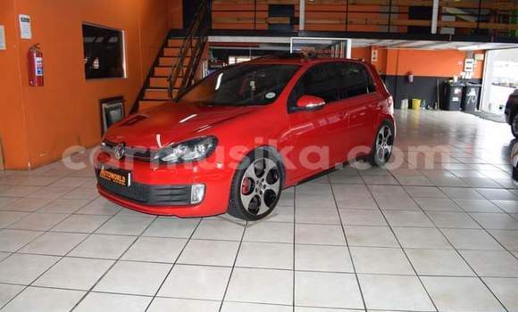 Tenga Tsaru Volkswagen Golf GTI Tsvuku Mota in Beitbridge in Matabeleland South
