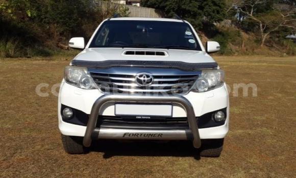 Acheter Occasion Voiture Toyota Fortuner Blanc à Beitbridge, Matabeleland South Acheter Occasion Voiture Toyota Fortuner Blanc à Beitbridge, Matabeleland South