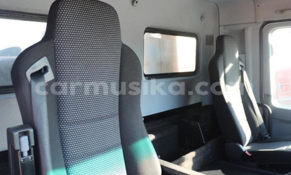 Nunua Ilio tumika Mercedes‒Benz Tipper Nyeupe Lori ndani ya Beitbridge nchini Matabeleland Kusini Nunua Ilio tumika Mercedes‒Benz Tipper Nyeupe Lori ndani ya Beitbridge nchini Matabeleland Kusini