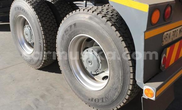 Nunua Ilio tumika Mercedes‒Benz Tipper Nyeupe Lori ndani ya Beitbridge nchini Matabeleland Kusini Nunua Ilio tumika Mercedes‒Benz Tipper Nyeupe Lori ndani ya Beitbridge nchini Matabeleland Kusini