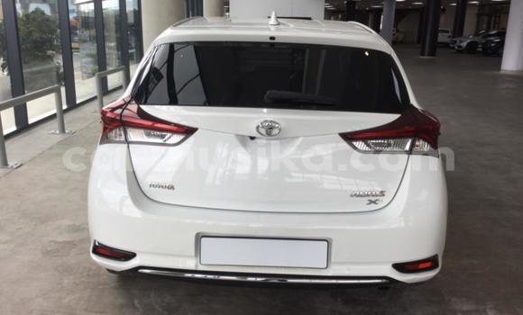 Acheter Occasion Voiture Toyota Auris Blanc à Harare, Harare Acheter Occasion Voiture Toyota Auris Blanc à Harare, Harare