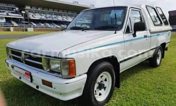 Acheter Occasion Voiture Toyota Hilux Blanc à Beitbridge, Matabeleland South Acheter Occasion Voiture Toyota Hilux Blanc à Beitbridge, Matabeleland South