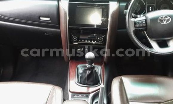 Buy Used Toyota Fortuner White Car in Beitbridge in Matabeleland South Buy Used Toyota Fortuner White Car in Beitbridge in Matabeleland South