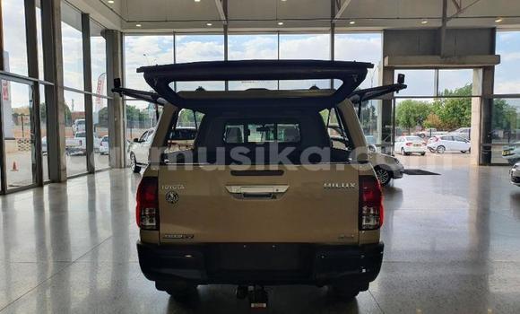 Tenga Tsaru Toyota Hilux Zvimwe Mota in Bulawayo in Bulawayo Tenga Tsaru Toyota Hilux Zvimwe Mota in Bulawayo in Bulawayo