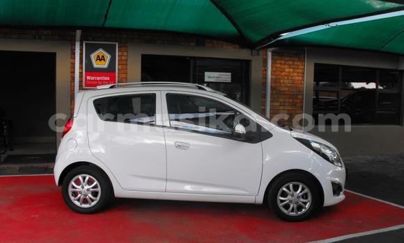 Acheter Occasion Voiture Chevrolet Spark Blanc à Beitbridge, Matabeleland South Acheter Occasion Voiture Chevrolet Spark Blanc à Beitbridge, Matabeleland South
