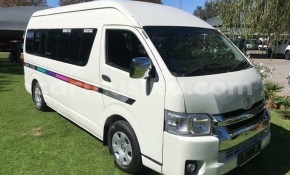 Acheter Occasion Voiture Toyota Hiace Blanc à Beitbridge, Matabeleland South
