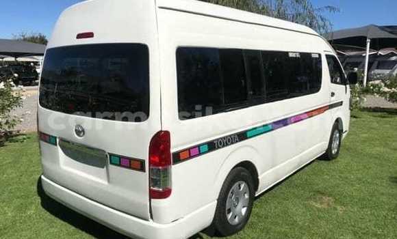 Buy Used Toyota Hiace White Car in Beitbridge in Matabeleland South Buy Used Toyota Hiace White Car in Beitbridge in Matabeleland South