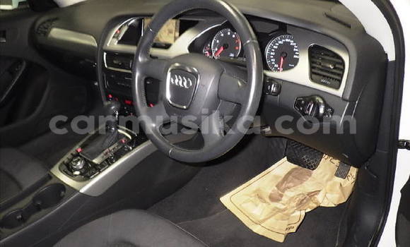 Acheter Occasion Voiture Audi A4 Blanc à Beitbridge, Matabeleland South Acheter Occasion Voiture Audi A4 Blanc à Beitbridge, Matabeleland South