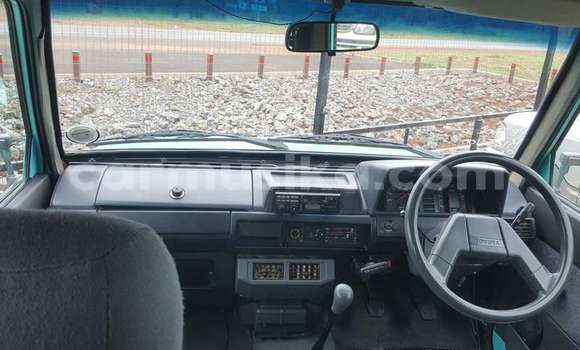 Buy Used Toyota Venza Green Car in Beitbridge in Matabeleland South Buy Used Toyota Venza Green Car in Beitbridge in Matabeleland South