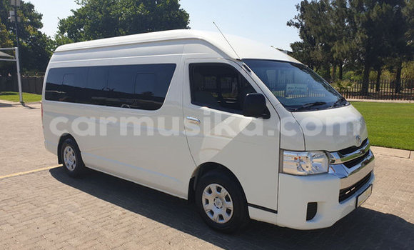 Nunua Ilio tumika Toyota Hiace Nyeupe Gari ndani ya Beitbridge nchini Matabeleland Kusini Nunua Ilio tumika Toyota Hiace Nyeupe Gari ndani ya Beitbridge nchini Matabeleland Kusini