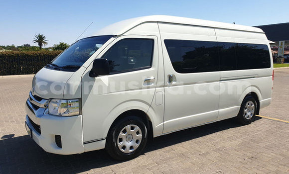Nunua Ilio tumika Toyota Hiace Nyeupe Gari ndani ya Beitbridge nchini Matabeleland Kusini Nunua Ilio tumika Toyota Hiace Nyeupe Gari ndani ya Beitbridge nchini Matabeleland Kusini