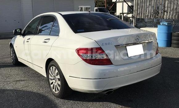 Acheter Occasion Voiture Mercedes‒Benz C–Class Blanc à Beitbridge, Matabeleland South Acheter Occasion Voiture Mercedes‒Benz C–Class Blanc à Beitbridge, Matabeleland South