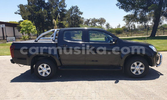 Buy Used Isuzu D–MAX Black Car in Beitbridge in Matabeleland South