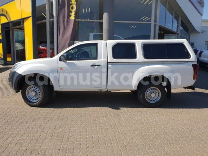 Big with watermark isuzu d max matabeleland south beitbridge 18649