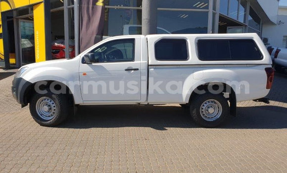 Tenga Tsaru Isuzu D–MAX Chena Mota in Beitbridge in Matabeleland South Tenga Tsaru Isuzu D–MAX Chena Mota in Beitbridge in Matabeleland South