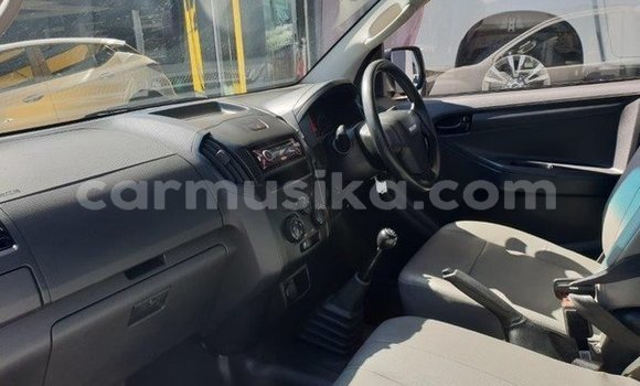 Tenga Tsaru Isuzu D–MAX Chena Mota in Beitbridge in Matabeleland South Tenga Tsaru Isuzu D–MAX Chena Mota in Beitbridge in Matabeleland South