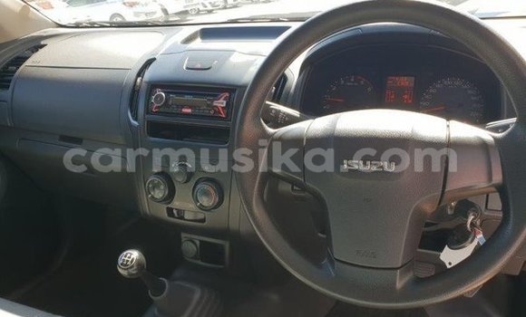 Tenga Tsaru Isuzu D–MAX Chena Mota in Beitbridge in Matabeleland South Tenga Tsaru Isuzu D–MAX Chena Mota in Beitbridge in Matabeleland South