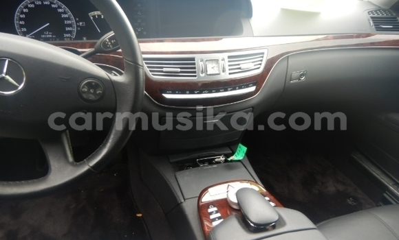 Nunua Ilio tumika Mercedes‒Benz S–Class Nyeupe Gari ndani ya Beitbridge nchini Matabeleland Kusini Nunua Ilio tumika Mercedes‒Benz S–Class Nyeupe Gari ndani ya Beitbridge nchini Matabeleland Kusini