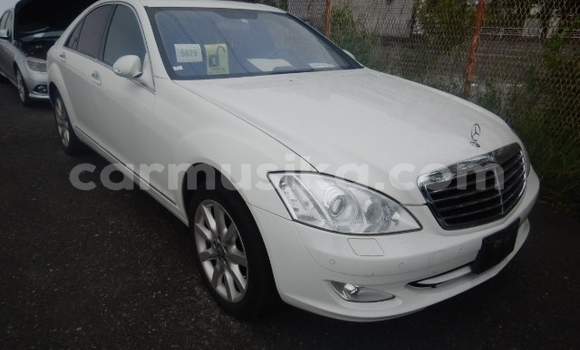 Nunua Ilio tumika Mercedes‒Benz S–Class Nyeupe Gari ndani ya Beitbridge nchini Matabeleland Kusini Nunua Ilio tumika Mercedes‒Benz S–Class Nyeupe Gari ndani ya Beitbridge nchini Matabeleland Kusini
