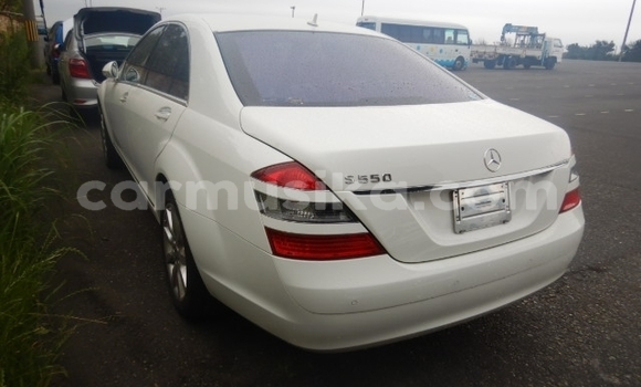 Nunua Ilio tumika Mercedes‒Benz S–Class Nyeupe Gari ndani ya Beitbridge nchini Matabeleland Kusini Nunua Ilio tumika Mercedes‒Benz S–Class Nyeupe Gari ndani ya Beitbridge nchini Matabeleland Kusini