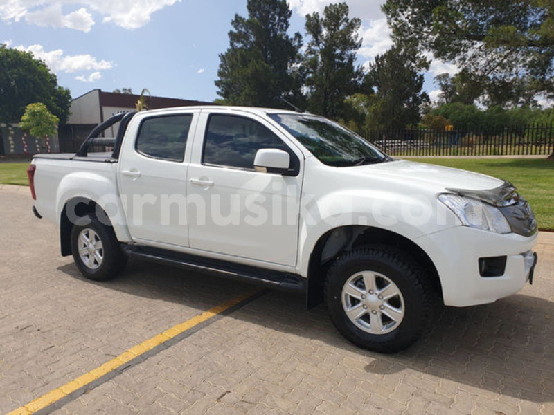 Big with watermark isuzu d max matabeleland south beitbridge 18654