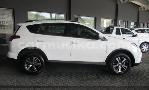 Acheter Occasion Voiture Toyota RAV4 Blanc à Harare, Harare Acheter Occasion Voiture Toyota RAV4 Blanc à Harare, Harare